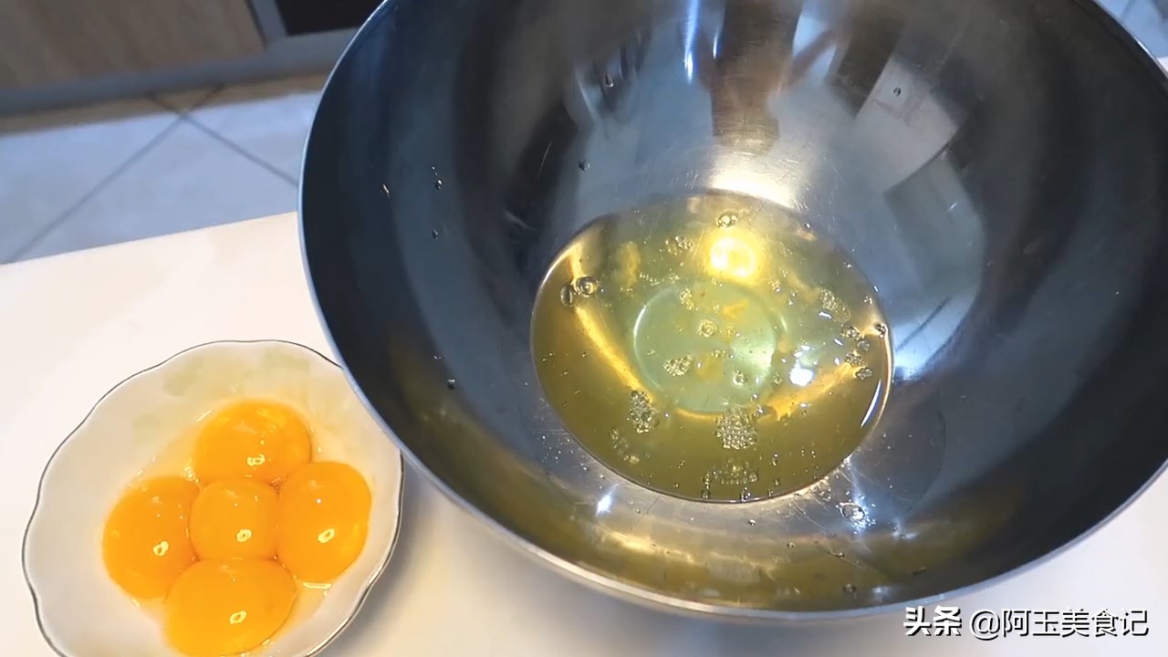 淡奶油和面粉做蛋糕视频,奶油蛋糕用什么面粉做好吃