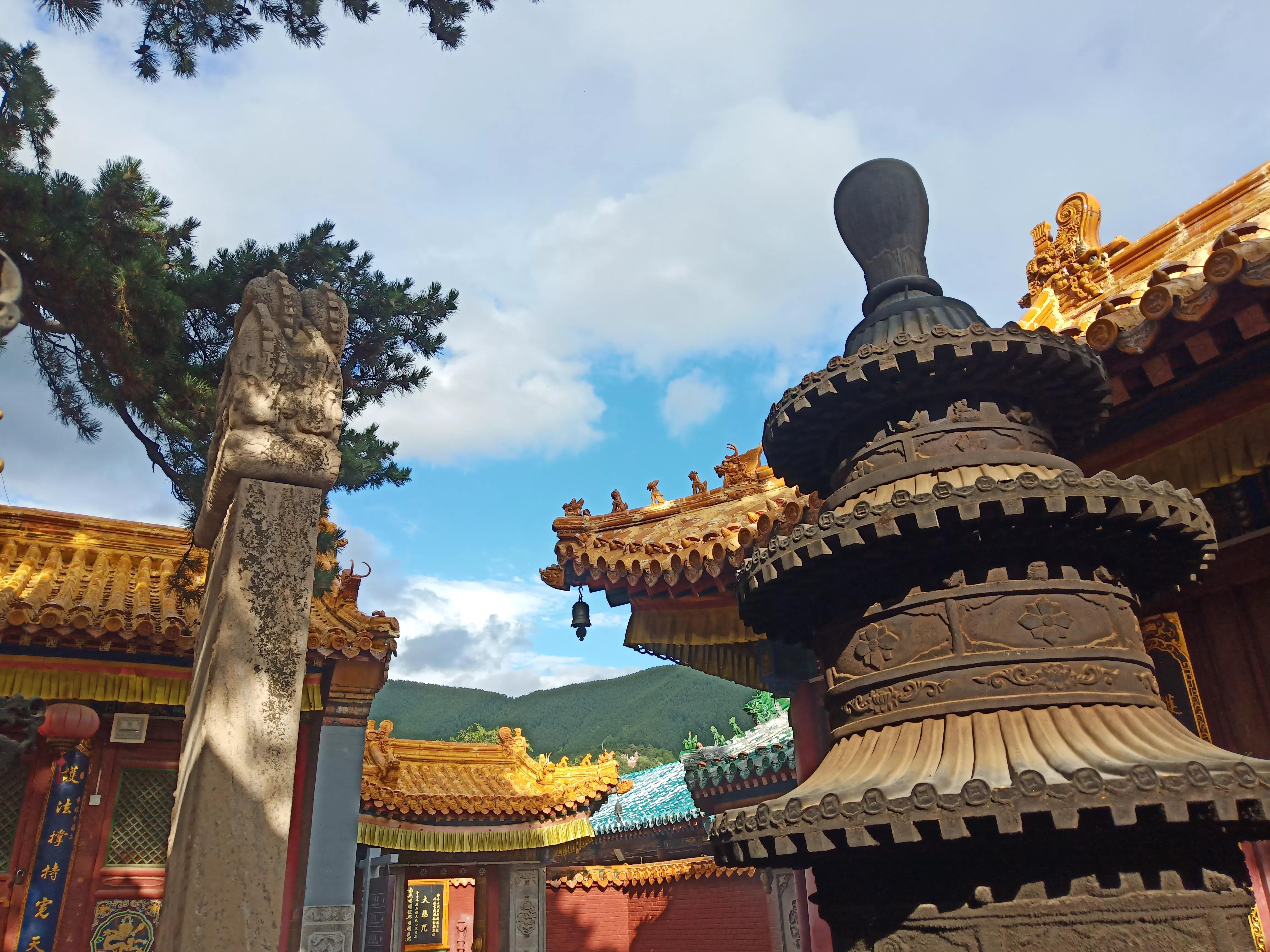 五台山菩萨顶晚上图片,五台山菩萨顶脚印故事