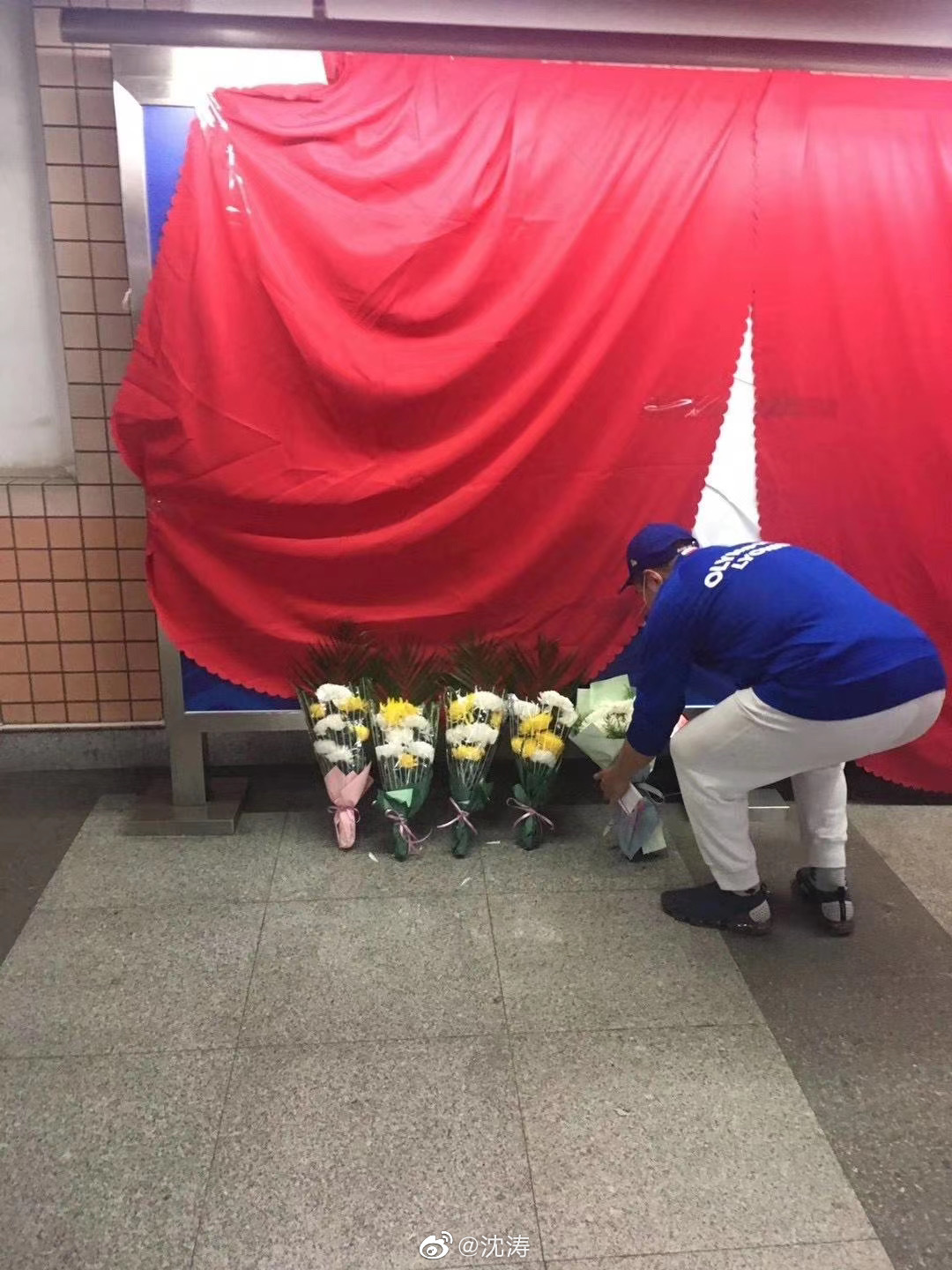 申花主场进球后球迷震撼呐喊视频,申花球迷苏宁夺冠广告