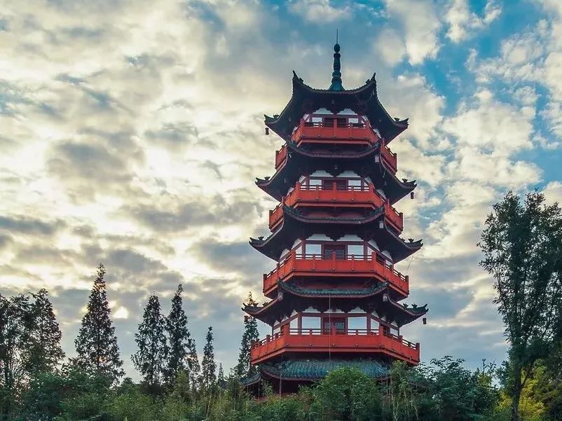 张杰老家在成都新都区新繁镇哪里,新都离新繁多少公里