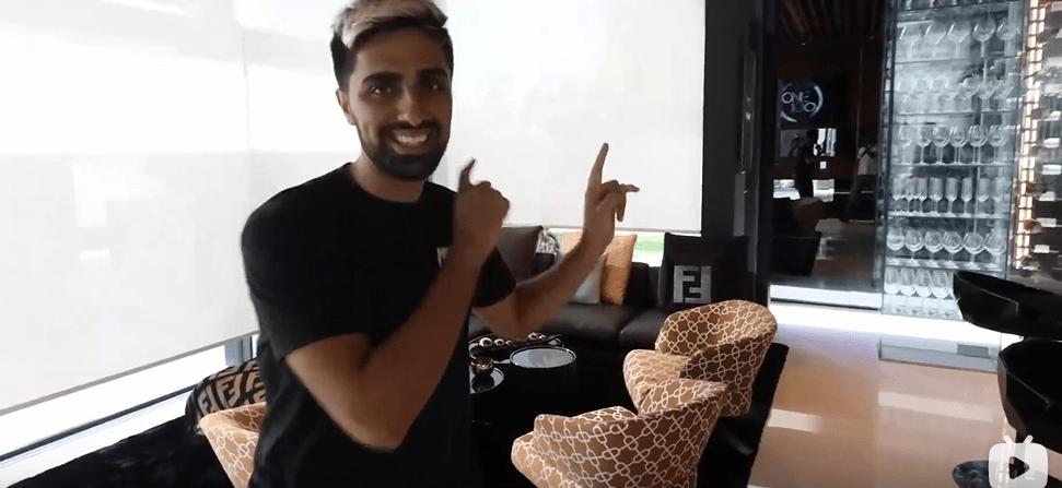 迪拜男子奋斗十年买下劳斯莱斯,迪拜小伙卖掉劳斯莱斯买法拉利