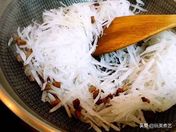 腊味萝卜的正宗做法,广式腊肠炒白萝卜好吃