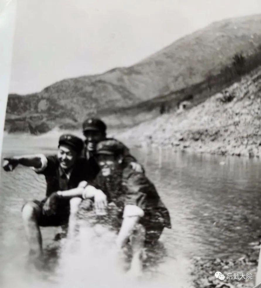 燕山脚下军校里的年轻人