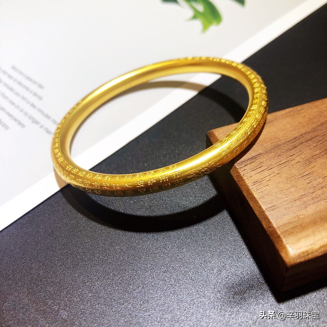 珠宝戒指戴哪个手指,珠宝首饰和黄金戒指哪个好