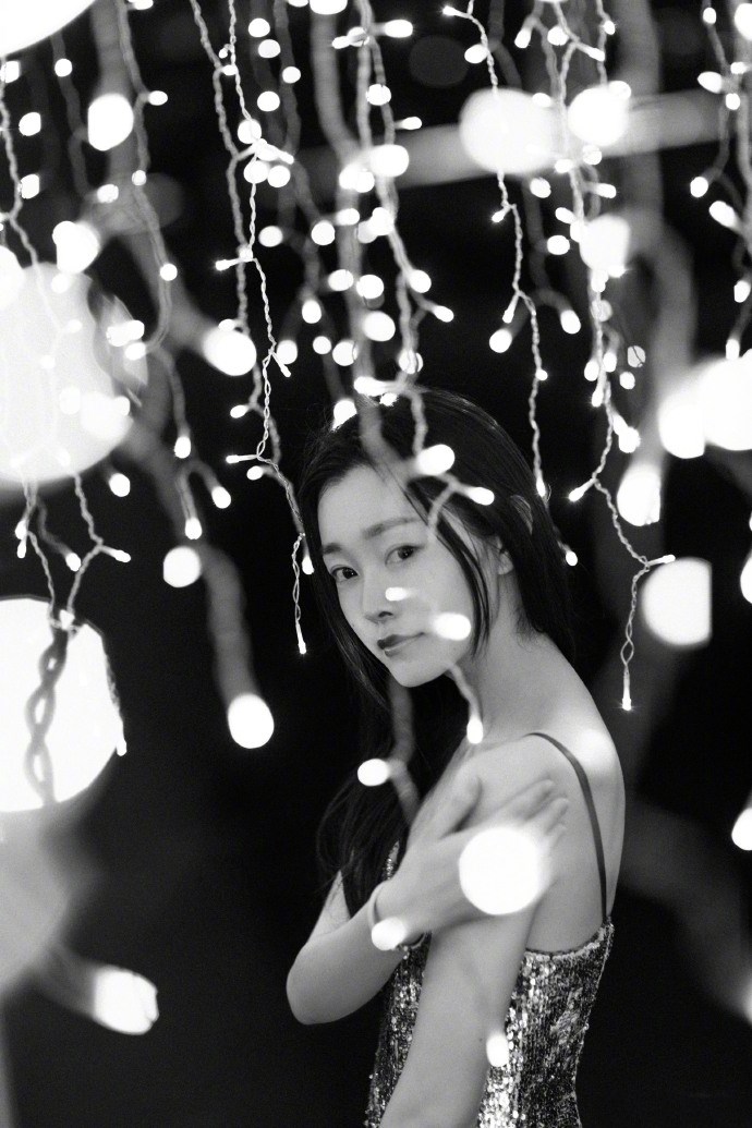 宋轶黑色吊带礼服图片,宋轶穿吊带装