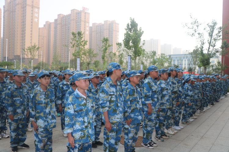 青春在磨砺中成长新高一军训,青春飞扬军训