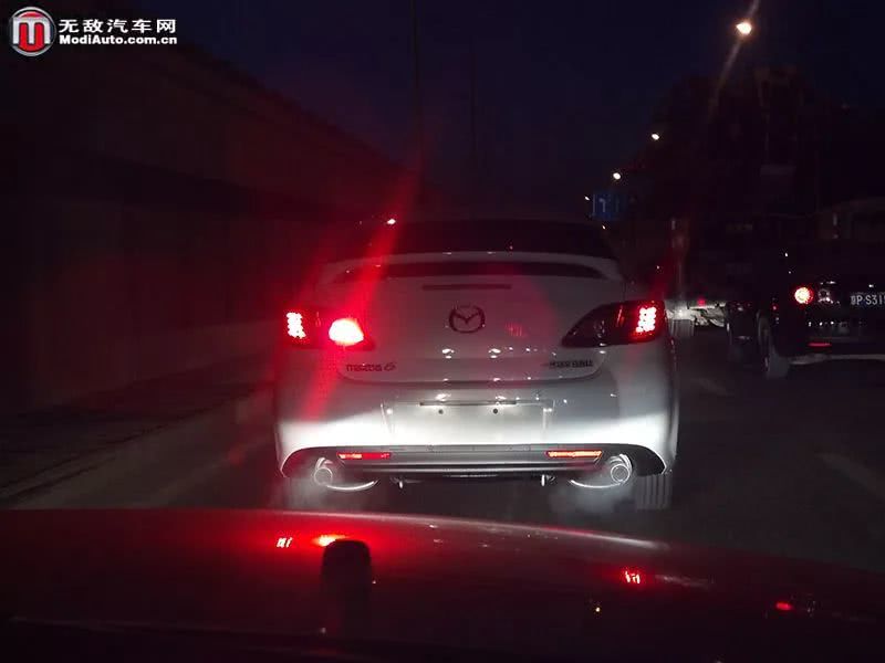 倒车灯只亮一个是怎么回事丰田,倒车灯只亮一方吗