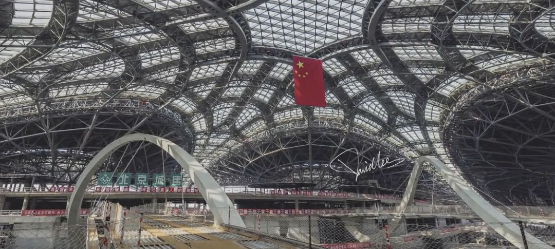 北京首都机场耗资多少钱,北京大兴机场耗资多少