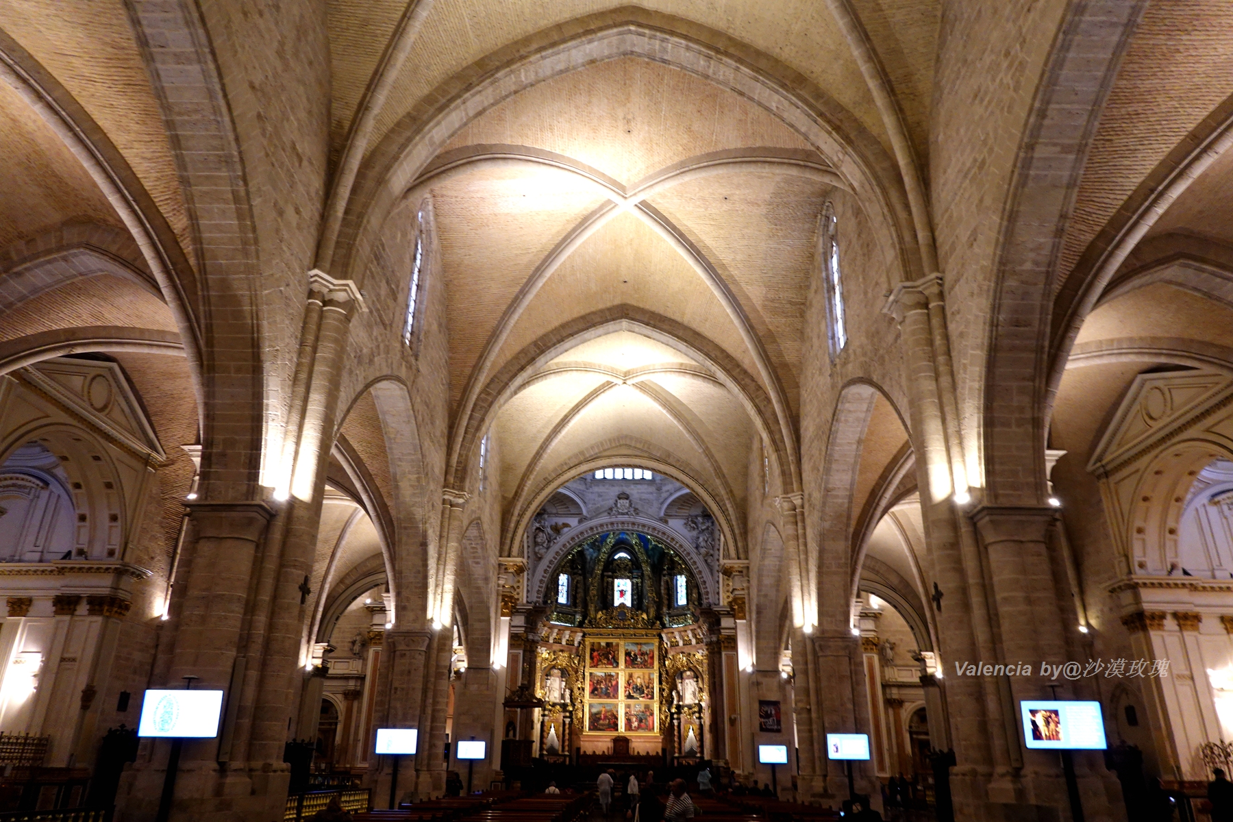 蝙蝠救了国王，成了这座城市的守护神，西班牙被忽视的阳光之城