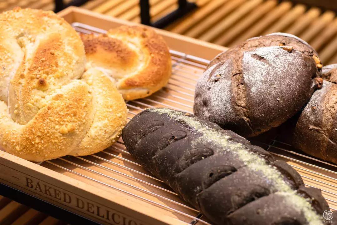 啧啧啧~都是面包，原麦山丘你又搞特殊！