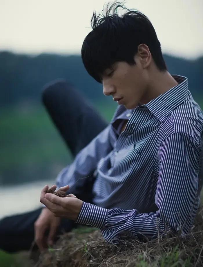 穷小子5万块钱成为世界首富,穷小子五分钱逆袭富豪的完整视频