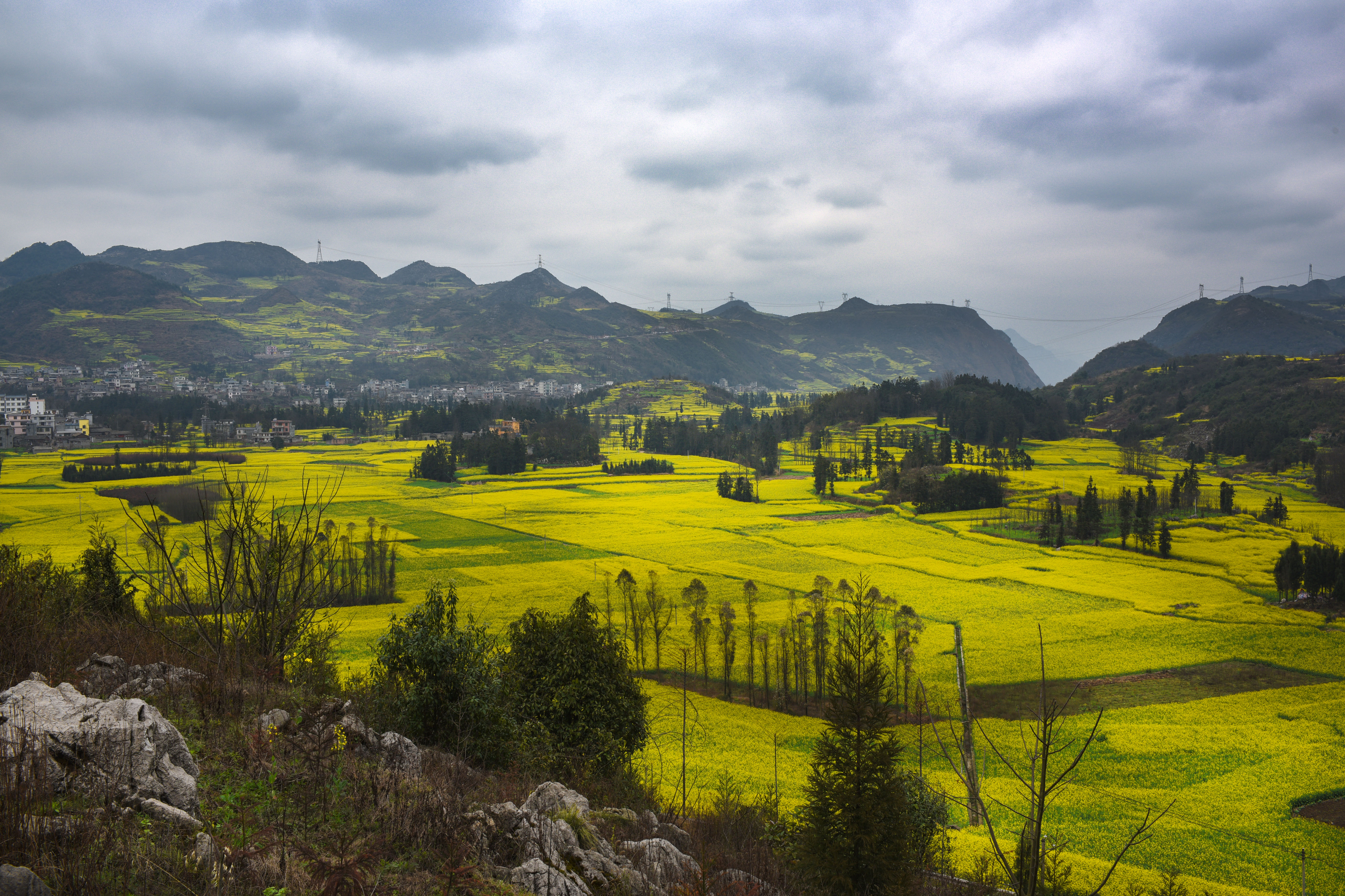 东川红土地螺蛳湾看日落最佳地方,下雨天的螺蛳湾
