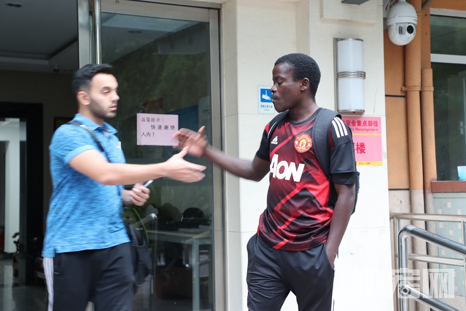 这位来自非洲的“吕布”如今成了“中国通”