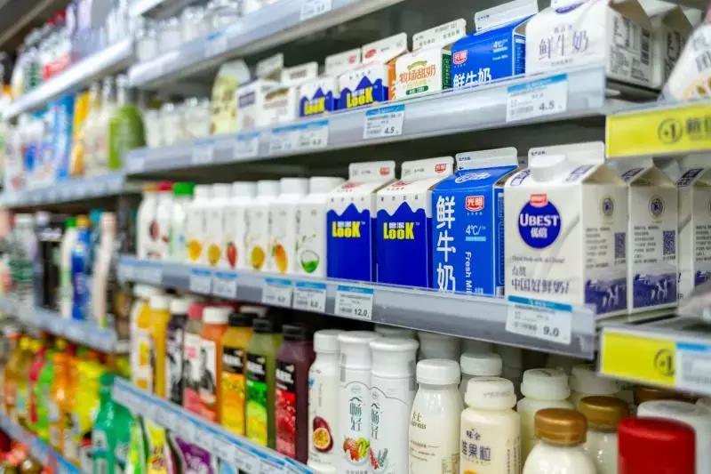 OMG！新佳宜便利店12周年庆全场第二件半价，场面即将失控