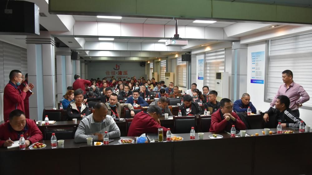 走进佳恒，信赖杜德杜德老用户工厂观摩会正在进行中