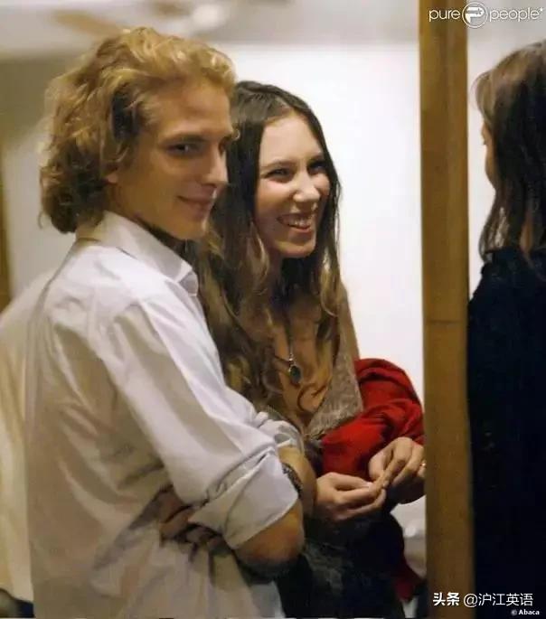 忧郁系王子，竟是宠妻儿狂魔，还打破了王室700年的爱情诅咒