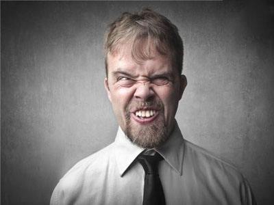 面瘫后遗症的抽动是面肌痉挛吗,面瘫后面肌痉挛是正常的吗