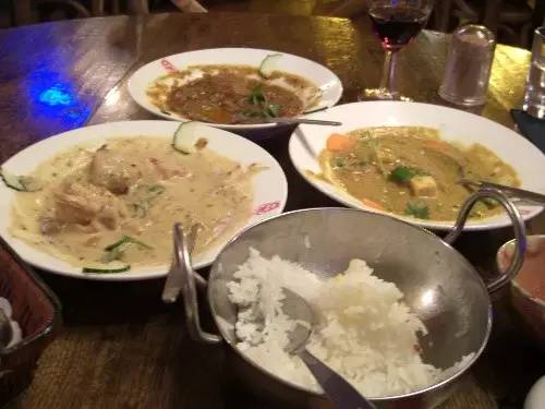 狗狗晚上老是叫该怎么办,狗狗晚上总是叫怎么训练