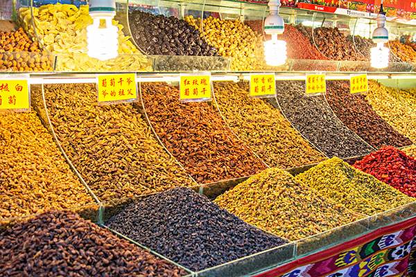 一年挣100万的新疆小伙,新疆小伙种地挣两千万