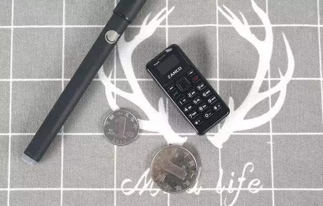 带有通话变声功能的手机,最小最薄的手机只能打电话