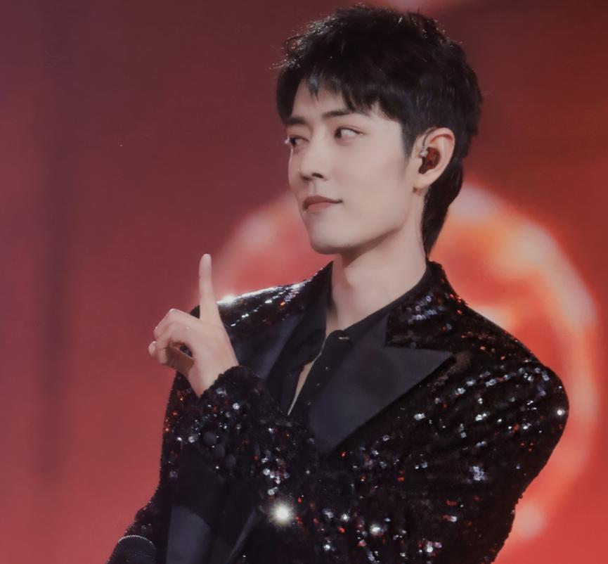 明星中秋礼盒惨被倒卖,鹿晗2样礼品叫价近2000,心意成生意