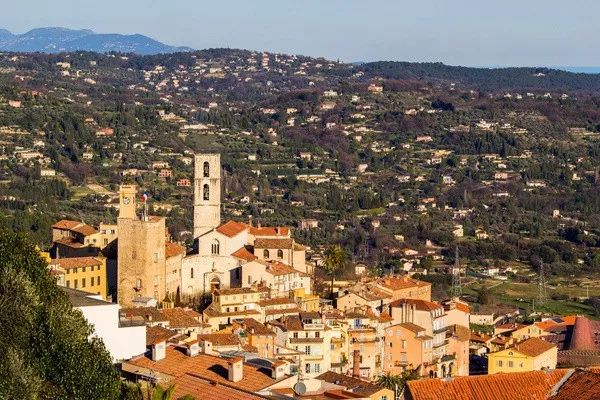 Chanel最新款香水原料诞生地,竟然就藏在这个中世纪小镇!