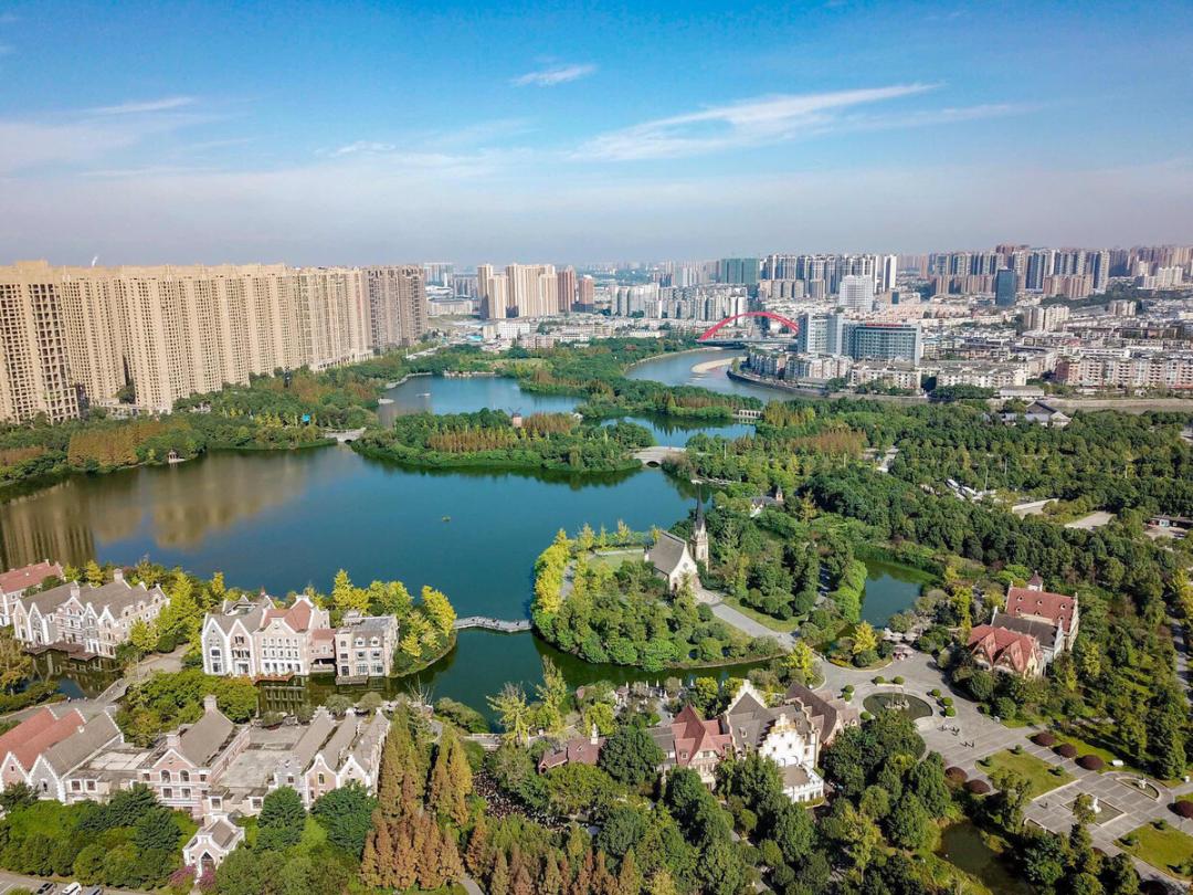 成都“两江汇一湖”区域，时隔3年低密推新