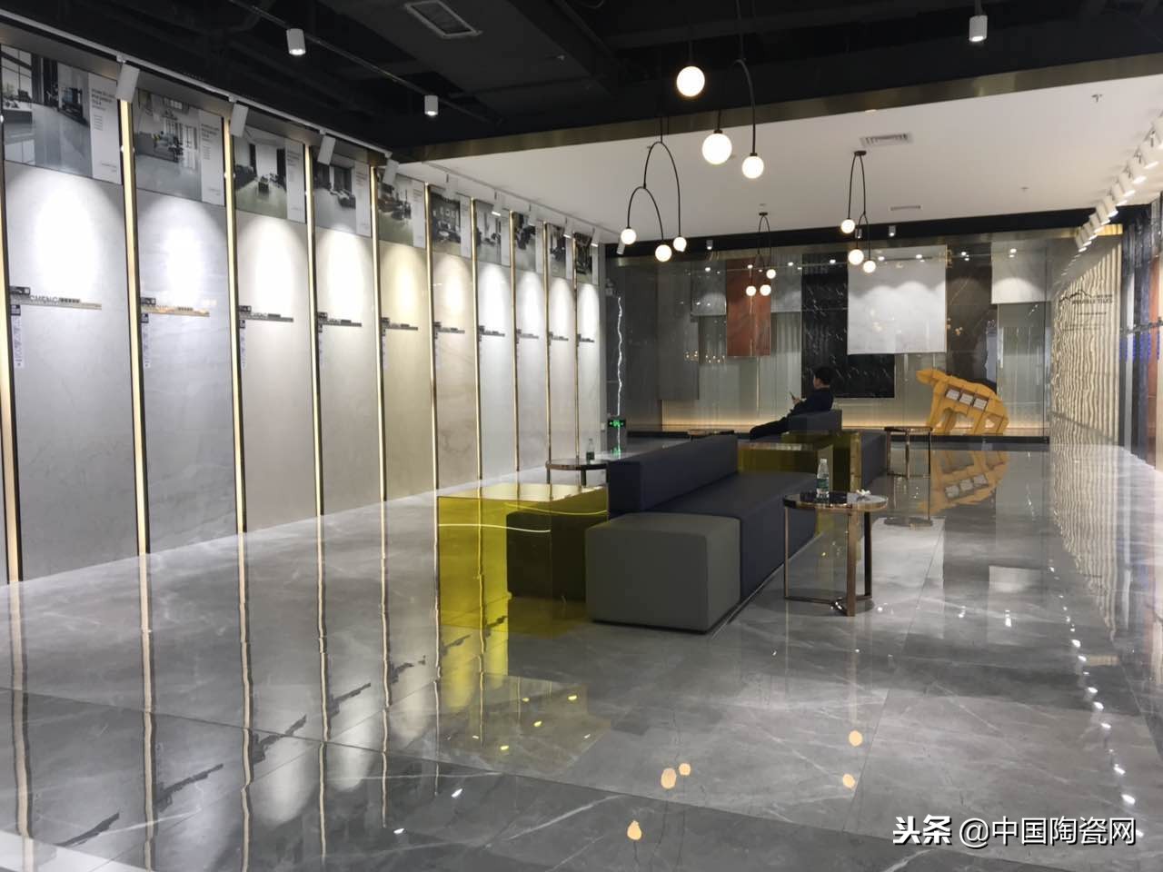 中陶君巡展-骏程：新装如此美，代言人柳岩你知道吗？