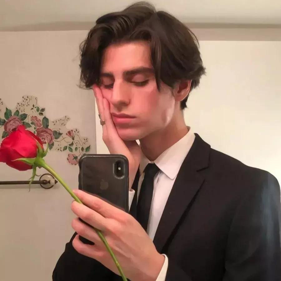 男头像｜可以脆弱，可以是不完美的