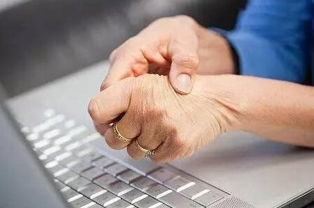 干细胞治疗痛风，远离折磨