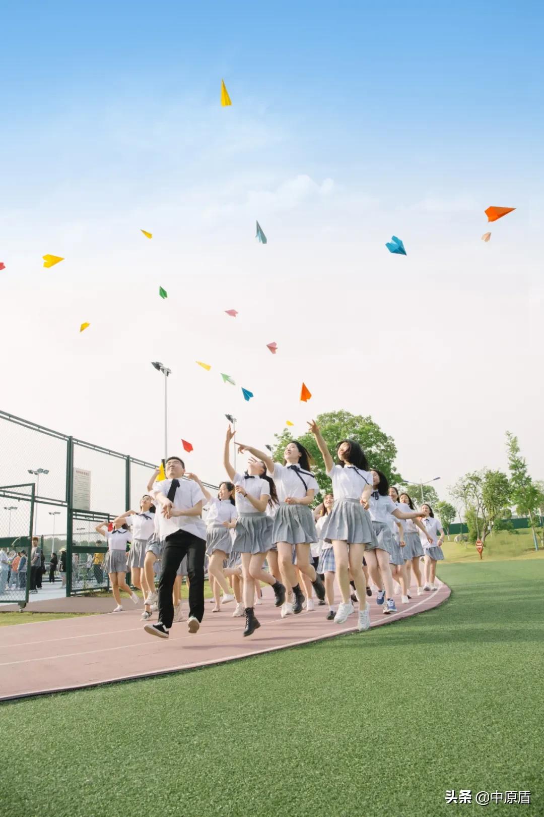 大片来袭！河南各高校凹造型毕业照绝对惊艳到你