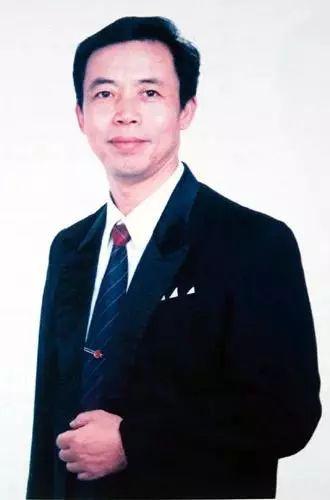 硬笔书法庞中华田英章,庞中华和田英章硬笔楷书哪个好