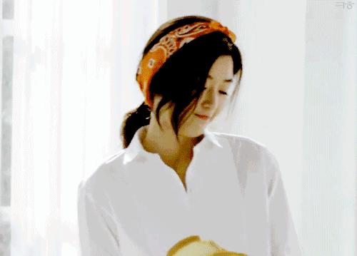 解读香奈儿明星款式,教你挑选高品质衬衣,这个夏天让时尚满格