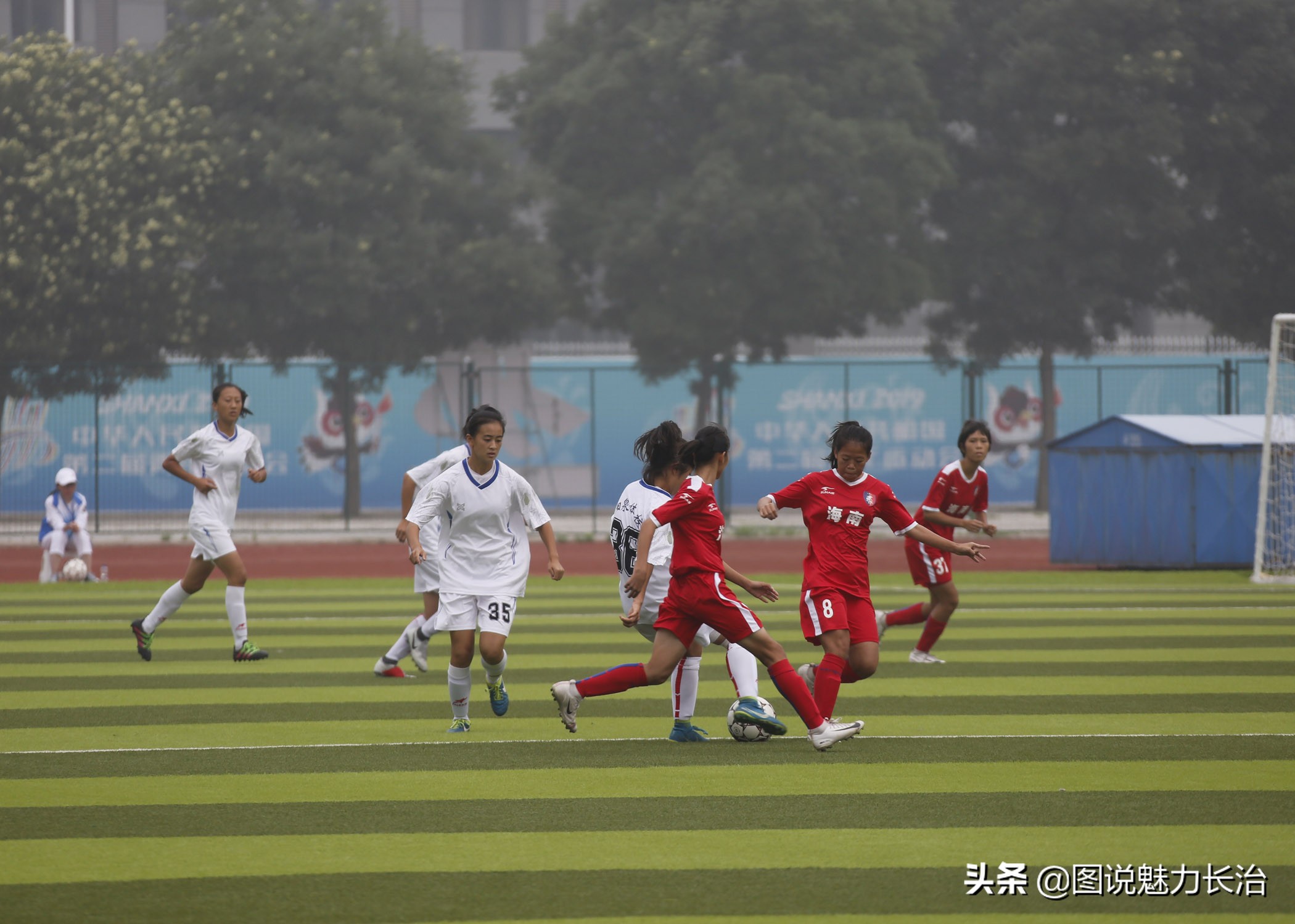 足球球员受伤瞬间,盘点足球比赛上的精彩瞬间