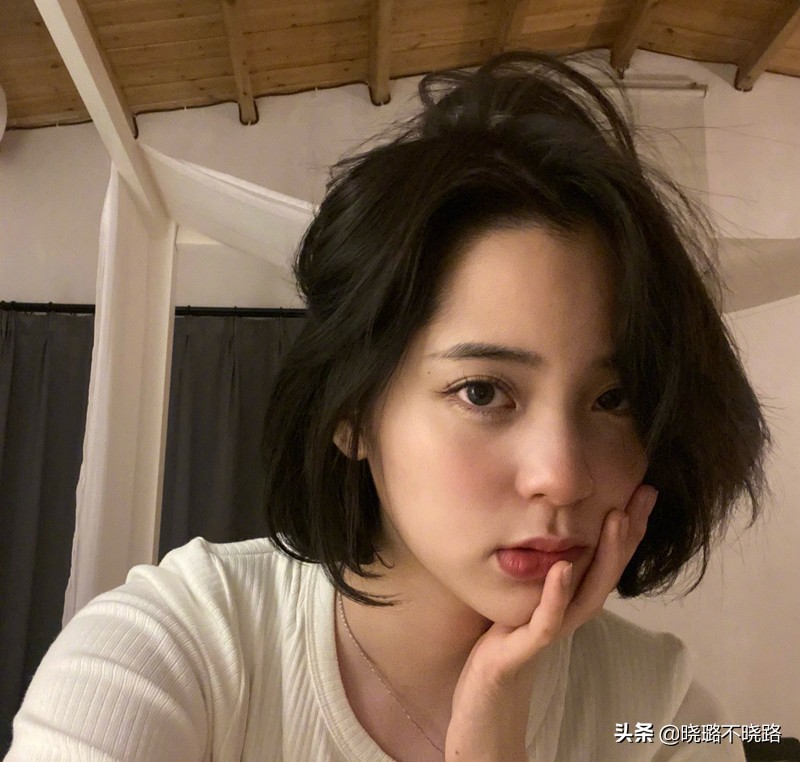 女人40岁以后还是化点淡妆好看,皮肤偏白适合怎么化淡妆