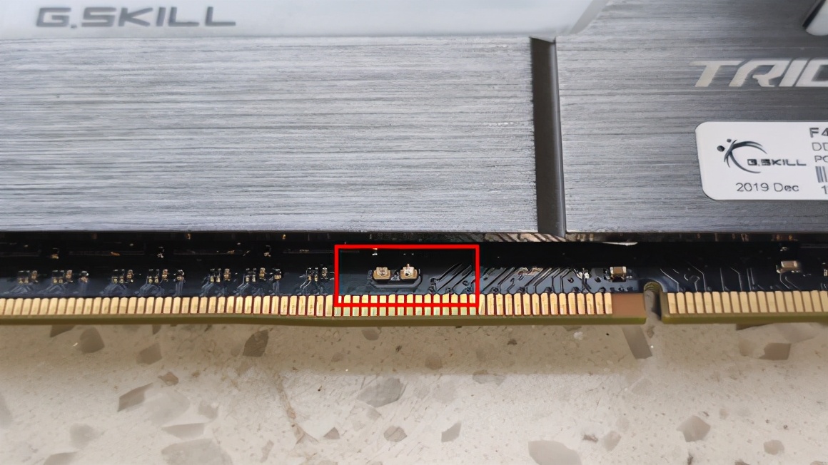 芝奇幻光戟有2400的吗,和芝奇幻光戟同等级内存条