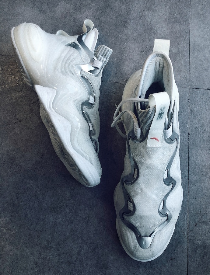 安踏三款时装鞋上市！外形夸张，最高999元，高端款你买账么？