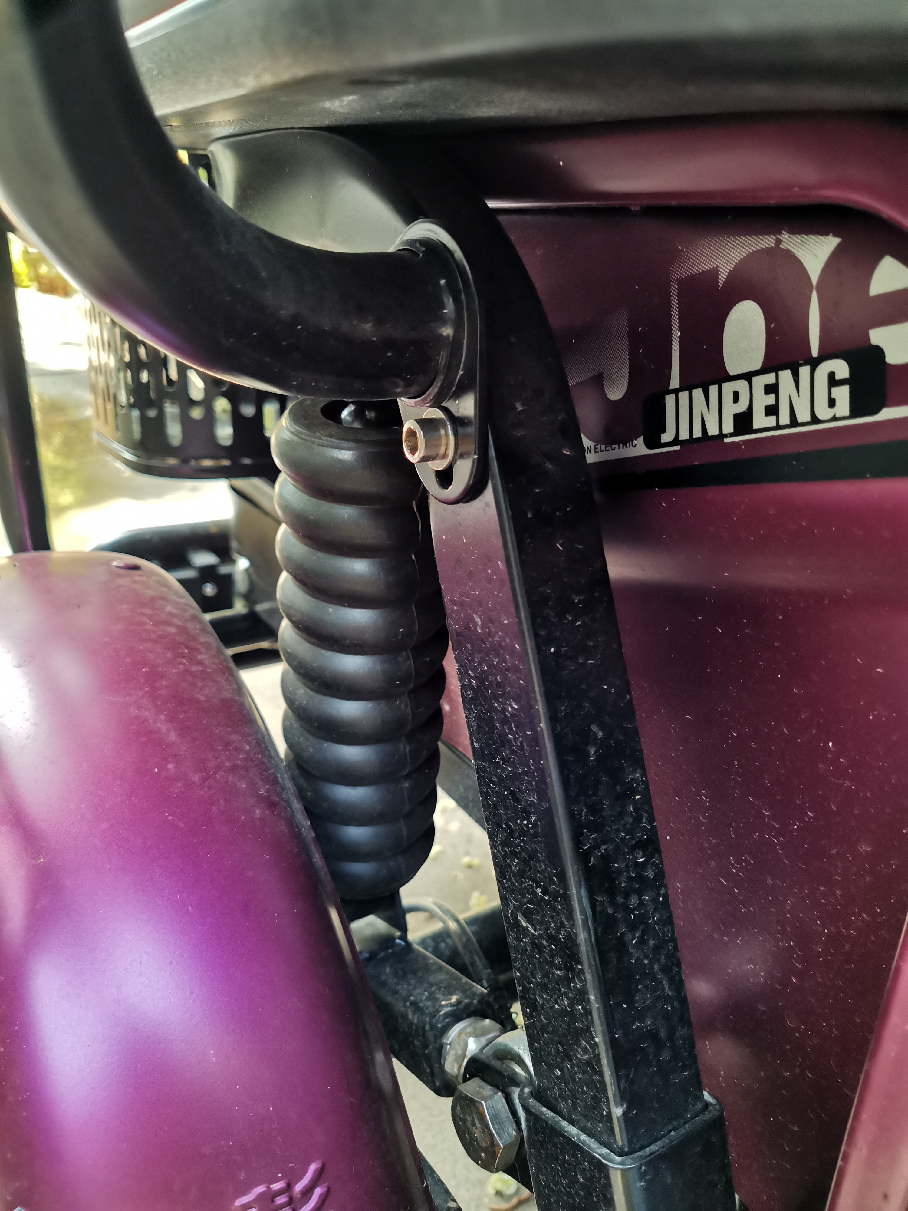 磷酸铁锂做三轮车电池,给电动三轮做一个磷酸铁锂电池