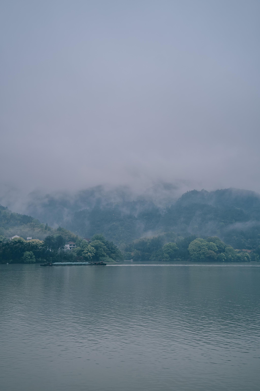 孙俪邓超冬季旅游照片,严子陵钓台孙俪