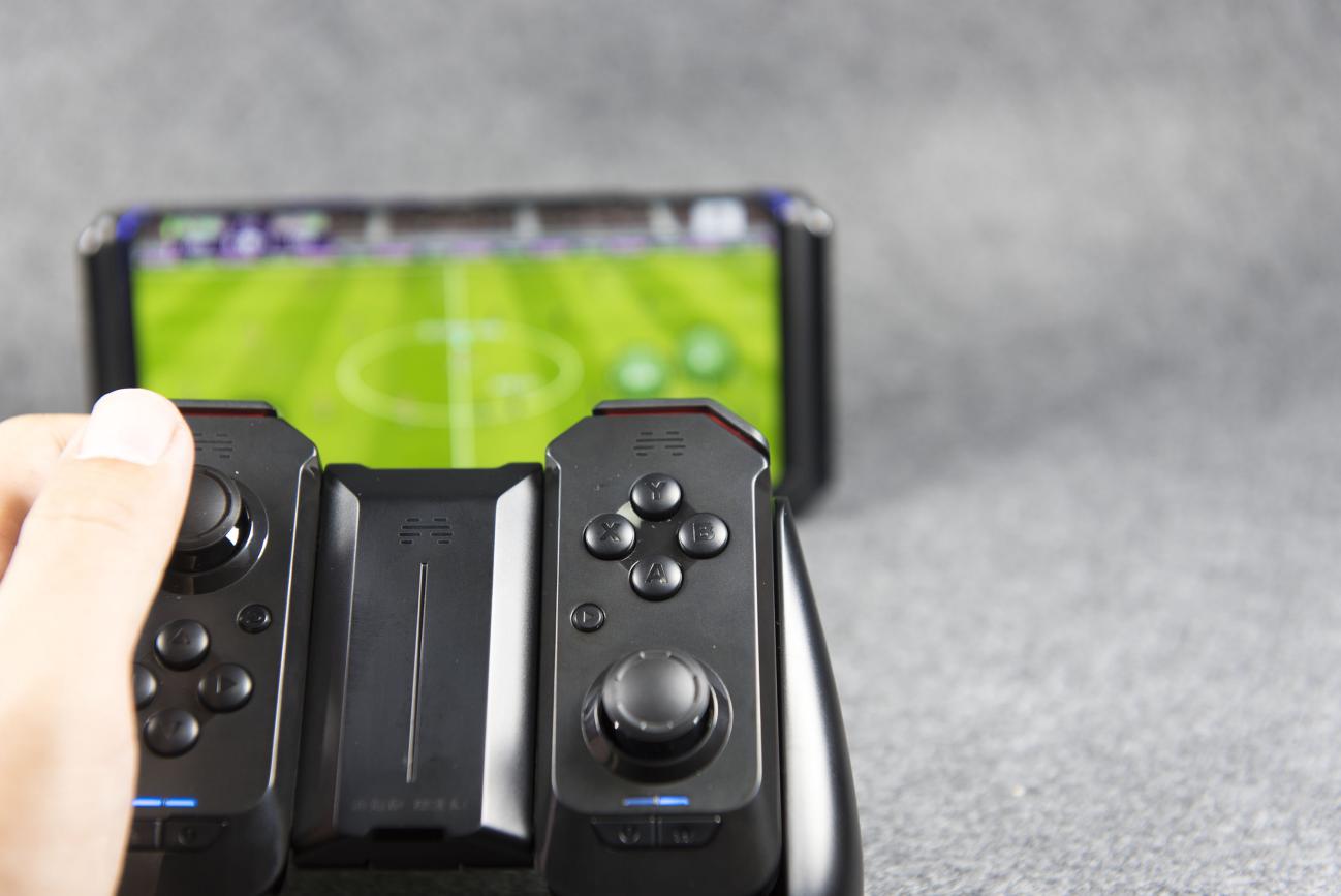 用了三年的荣耀30pro,荣耀北通h2游戏手柄