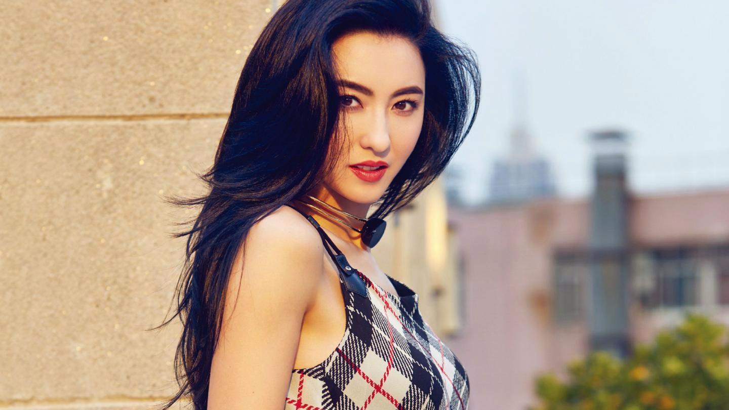 张柏芝深陷舆论，好友范冰冰送面膜安慰，却被网友质疑产品质量