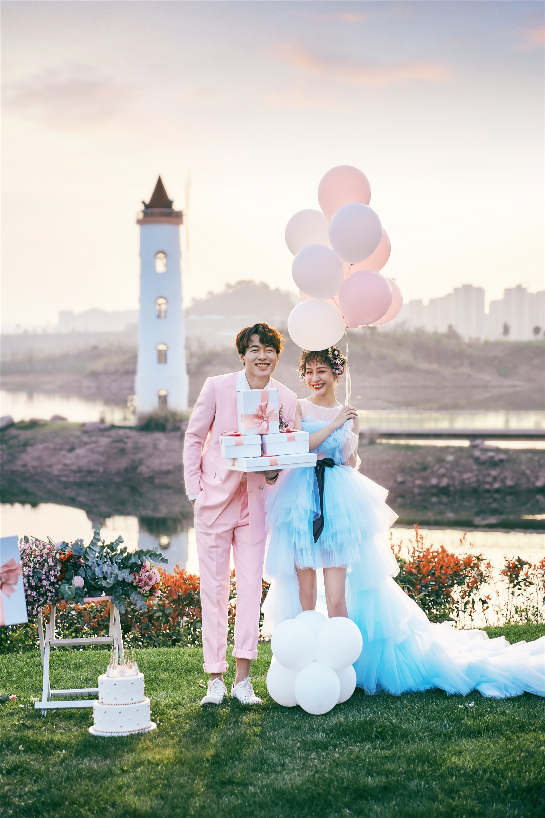 旅拍可以拍哪种婚纱照风格,旅拍创意婚纱拍摄错位照