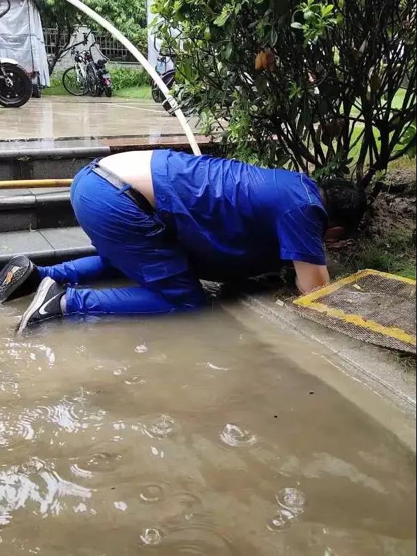 分秒必争！打响汛后“修复战”，建业新生活在行动