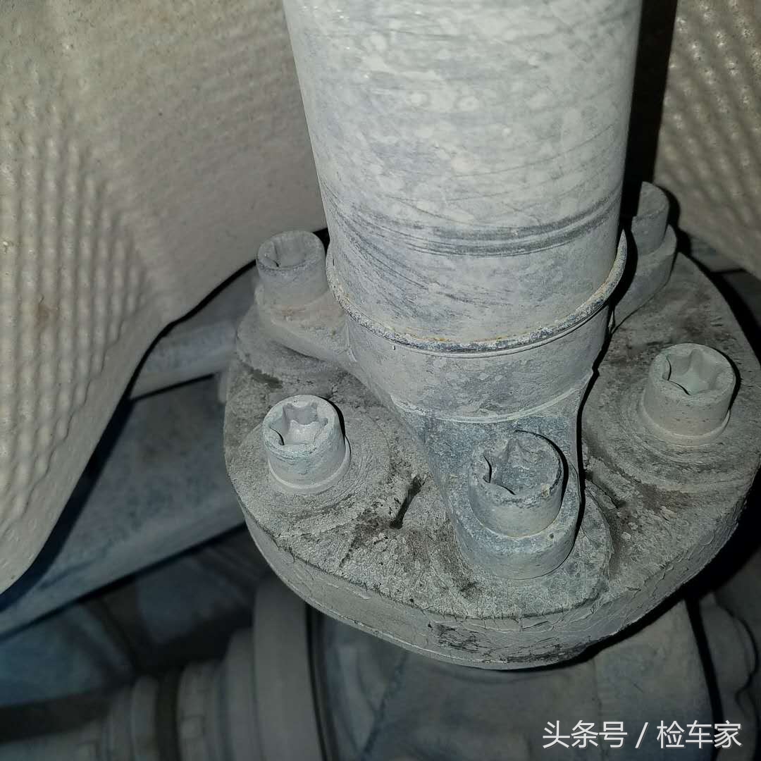 十二万公里的奔驰e200还能买吗,奔驰e200值不值得买