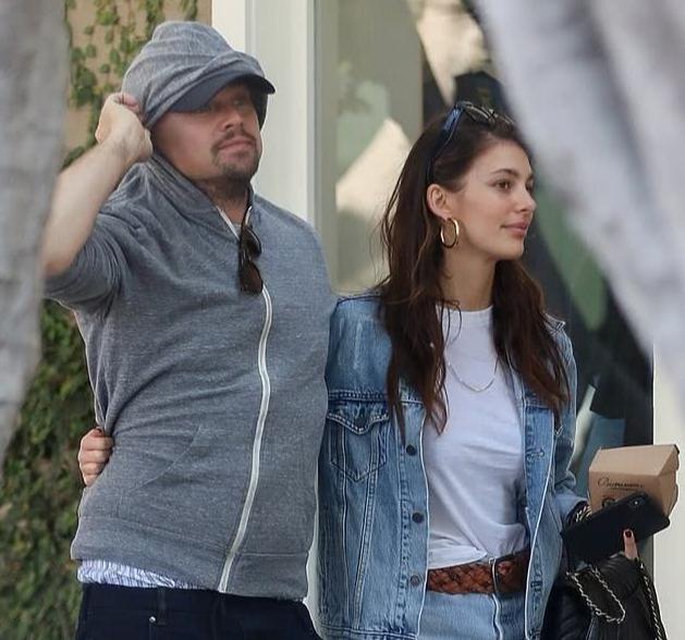 球花追小李子,小李子多有魅力