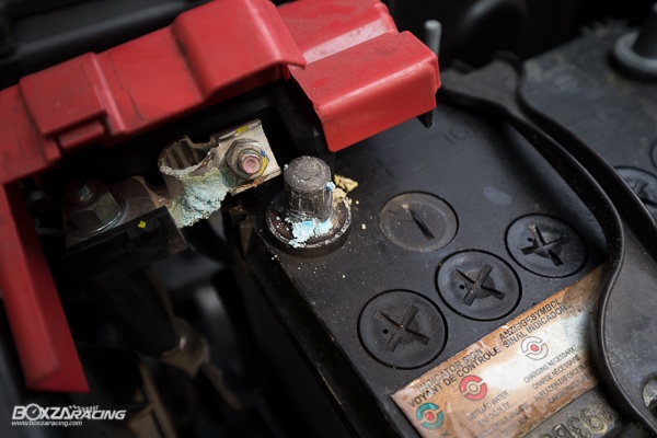 自己动手丰衣足食自己换电瓶是那么的简单