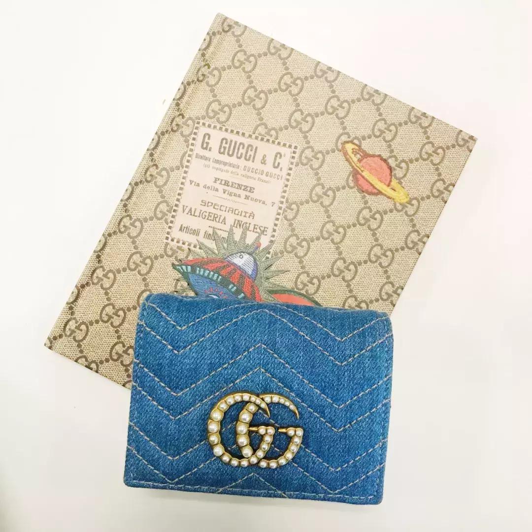 这10位女生的钱包里不仅有钱，更有你想不到的！