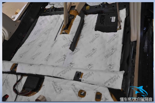 贵阳大众凌渡音响改装,贵阳元音改装汽车音响