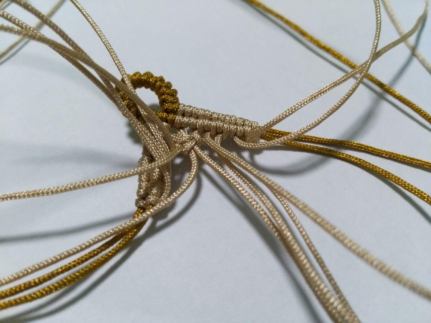 编绳花做法,手绳复杂编织教程