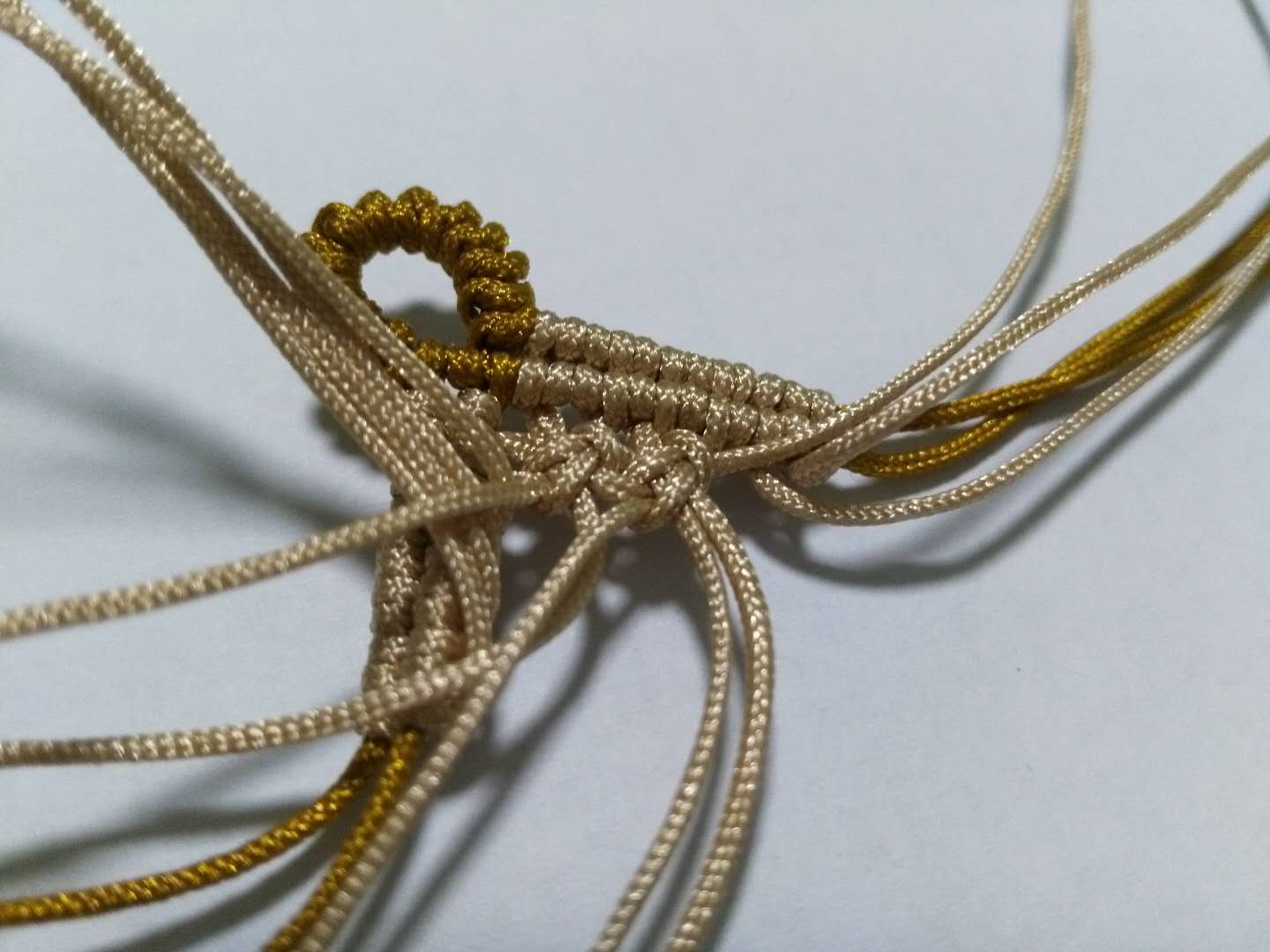 编绳花做法,手绳复杂编织教程